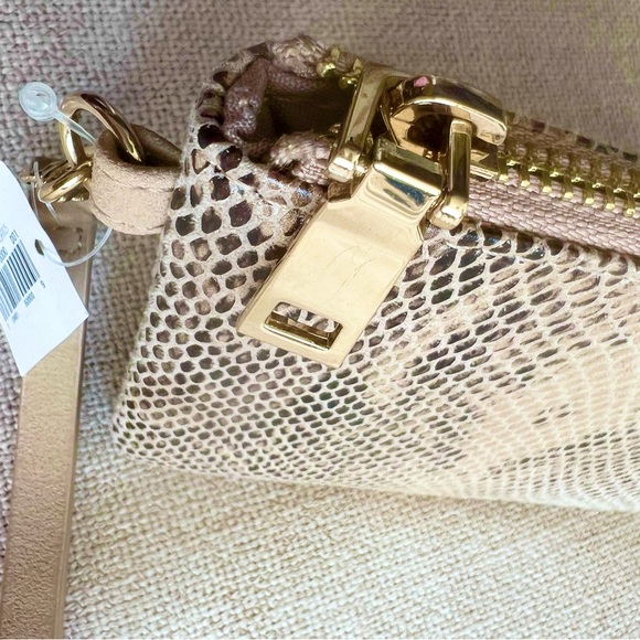 Wristlet. Faux snake-print leather. - Picture 3 of 4